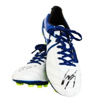 画像集#003のサムネイル/「バーコードフットボーラー」遠藤保仁選手のサイン入りスパイクなどが当たるキャンペーン実施