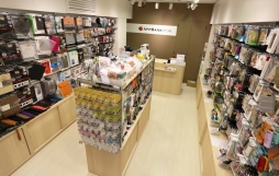 画像ギャラリー No.002のサムネイル画像 / 「ロックマン Xover」特典コード付きステッカーを全国のAppBank Storeで配布