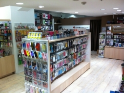 画像ギャラリー No.003のサムネイル画像 / 「ロックマン Xover」特典コード付きステッカーを全国のAppBank Storeで配布