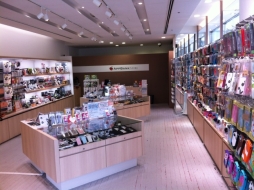 画像ギャラリー No.004のサムネイル画像 / 「ロックマン Xover」特典コード付きステッカーを全国のAppBank Storeで配布