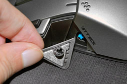 画像ギャラリー No.012のサムネイル画像 / 「Cherry青軸採用のマウス」はアリなのか? Thermalright製のゲーマー向けマウス「Hellion」を試す