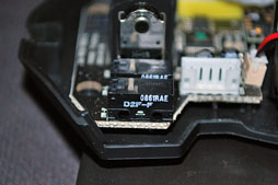 画像ギャラリー No.035のサムネイル画像 / 「Cherry青軸採用のマウス」はアリなのか? Thermalright製のゲーマー向けマウス「Hellion」を試す