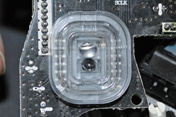 画像ギャラリー No.043のサムネイル画像 / 「Cherry青軸採用のマウス」はアリなのか? Thermalright製のゲーマー向けマウス「Hellion」を試す