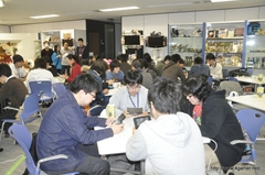 画像ギャラリー No.021のサムネイル画像 / 東京と大阪のモンハン部部員が「モンスターハンター3(トライ)G HD Ver.」のネットワークモードを初体験。ザ・たっちも東西に分かれて出演した「オンライン東西コミュ交流会」をレポート