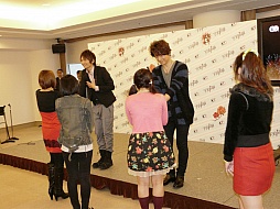 画像ギャラリー No.013のサムネイル画像 / キミは織田信長のハートを落とせるか。松風雅也さんと島﨑信長さんも登場した「下天の華」完成発表会をレポート