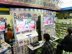 画像集#004のサムネイル/ドリームクラブ一夜かぎりの出張店舗が,葛西のゲームショップにオープン。プロデューサーの岡島氏も駆けつけた「ドリームクラブGogo.」体験会をレポート