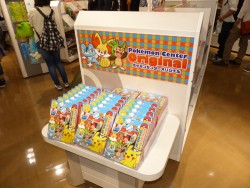 画像ギャラリー No.005のサムネイル画像 / ついに発売された「ポケットモンスターX・Y」,ファン達で賑わったポケモンセンタートウキョーの模様レポート。アクアシティでは試遊イベントも開催中