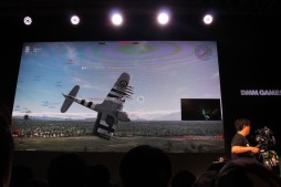 画像ギャラリー No.009のサムネイル画像 / 倉持さんと雨宮さんが水着姿を披露したGaijin × DMM GAMESスペシャルジョイントステージレポート。「War Thunder」の新情報も明らかに