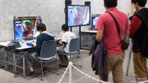 画像ギャラリー No.002のサムネイル画像 / 優勝賞金100万円+Capcom Cup Finals出場権を懸けたガチバトル。「ウルトラストリートファイターIV」公式大会「超百鬼秋杯」フォトレポート