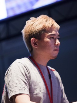 画像ギャラリー No.007のサムネイル画像 / 優勝賞金100万円+Capcom Cup Finals出場権を懸けたガチバトル。「ウルトラストリートファイターIV」公式大会「超百鬼秋杯」フォトレポート