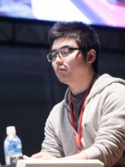 画像ギャラリー No.008のサムネイル画像 / 優勝賞金100万円+Capcom Cup Finals出場権を懸けたガチバトル。「ウルトラストリートファイターIV」公式大会「超百鬼秋杯」フォトレポート