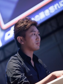 画像ギャラリー No.019のサムネイル画像 / 優勝賞金100万円+Capcom Cup Finals出場権を懸けたガチバトル。「ウルトラストリートファイターIV」公式大会「超百鬼秋杯」フォトレポート