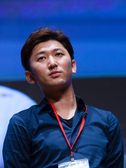 画像ギャラリー No.023のサムネイル画像 / 優勝賞金100万円+Capcom Cup Finals出場権を懸けたガチバトル。「ウルトラストリートファイターIV」公式大会「超百鬼秋杯」フォトレポート