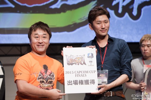 画像ギャラリー No.032のサムネイル画像 / 優勝賞金100万円+Capcom Cup Finals出場権を懸けたガチバトル。「ウルトラストリートファイターIV」公式大会「超百鬼秋杯」フォトレポート