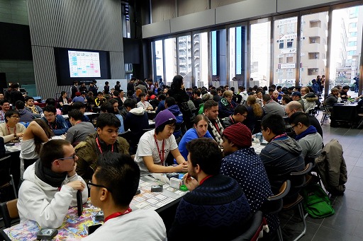 画像ギャラリー No.003のサムネイル画像 / 英語版「ヴァンガード」が快調。北米では新シリーズの受注数が前商品比213%に