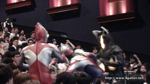 画像ギャラリー No.030のサムネイル画像 / 「モンスターストライク」×ウルトラマンコラボの新キャラなどが発表されたイベント「宇宙最速攻略!? 爆絶エデン by M4 in 新宿バルト9」レポート