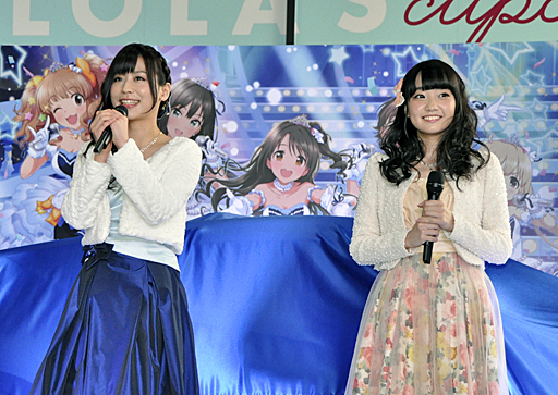 画像ギャラリー No.005のサムネイル画像 / 大橋彩香さんと福原綾香さんがゲームに登場するコラボカーの実車にサインを入れた,「ドリスピ」「デレステ」コラボ記念イベントをレポート