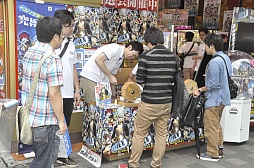 画像ギャラリー No.003のサムネイル画像 / PS3「ペルソナ4 ジ・アルティマックス ウルトラスープレックスホールド」の発売記念抽選会をレポート。ディレクター和田和久氏のミニインタビューも掲載