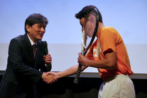 画像ギャラリー No.006のサムネイル画像 / 鎧に身を包んだパーンとディードリットが登場した舞台版「ロードス島戦記 灰色の魔女」制作発表会をレポート。ゲーム版の限定アイテム情報も