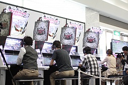 画像集#007のサムネイル/JAPAN GAMER'S LIVEの「WONDERLAND WARS」ステージイベントをレポート。声優の磯村知美さんや有名ゲーマー達が真剣勝負