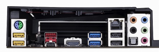 画像ギャラリー No.001のサムネイル画像 / GIGABYTE,ゲーマー向けZ370マザー「Z370 AORUS ULTRA GAMING」の第2世代モデル発表。電源とM.2 SSD冷却を強化