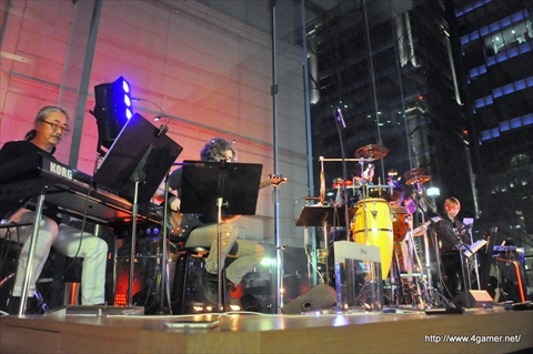 画像ギャラリー No.003のサムネイル画像 / 「TERRA BATTLE」の100万DL公約ライブ「AROUNDERS TERRA BATTLE」をレポート。バンドアレンジで演奏された楽曲にファンは大盛り上がり