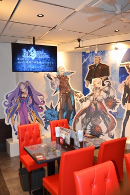 画像ギャラリー No.002のサムネイル画像 / 秋葉原で開催中の「セガコラボカフェ Fate/Grand Order」をレポート。亜種特異点のサーヴァント達が勢ぞろい