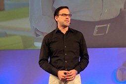 画像ギャラリー No.002のサムネイル画像 / 「FFアギト」のWindows 10版が発表。開発者に次期Windows対応を訴えたMicrosoftのイベント「de:code 2015」基調講演をレポート