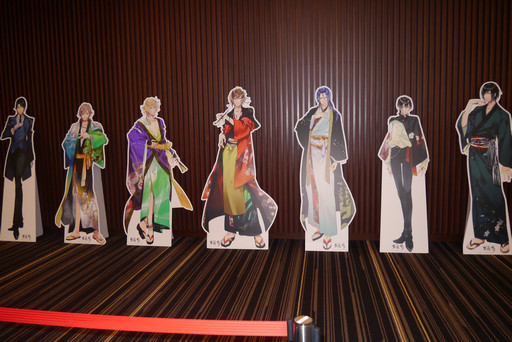 画像ギャラリー No.012のサムネイル画像 / 甘く囁き,壁ドンする傾城に酔いしれる「男遊郭 〜夏の宵の花吹雪〜」レポート