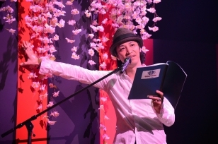 画像ギャラリー No.024のサムネイル画像 / 甘く囁き,壁ドンする傾城に酔いしれる「男遊郭 〜夏の宵の花吹雪〜」レポート