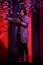 画像ギャラリー No.026のサムネイル画像 / 甘く囁き,壁ドンする傾城に酔いしれる「男遊郭 〜夏の宵の花吹雪〜」レポート