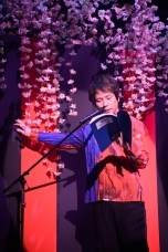 画像ギャラリー No.028のサムネイル画像 / 甘く囁き,壁ドンする傾城に酔いしれる「男遊郭 〜夏の宵の花吹雪〜」レポート