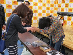 画像ギャラリー No.015のサムネイル画像 / 「Heavensward:FINAL FANTASY XIV Original Soundtrack」の発売記念トークライブイベントをレポート。イベント限定でゲーム未収録の楽曲を披露