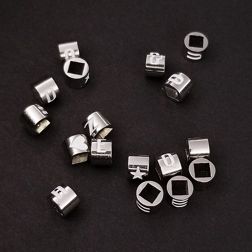 画像ギャラリー No.001のサムネイル画像 / 「夢100」,パーツを組み立ててオリジナルチャームが作れる「New World Key」を発売