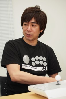 画像ギャラリー No.012のサムネイル画像 / 「隼」レバーはなぜ斜め上に入りにくいのか。HORI「ファイティングエッジ」開発陣とプロゲーマー・sako氏に聞く,アーケードスティックの最前線