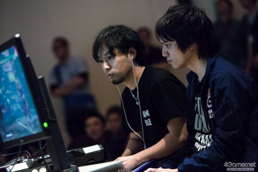 画像ギャラリー No.031のサムネイル画像 / Capcom Pro Tourランキングトーナメント「TOKYO BUTTON MASHERS 2016」フォトレポート。優勝はかずのこ選手の手に