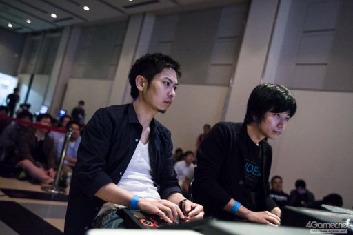 画像ギャラリー No.032のサムネイル画像 / Capcom Pro Tourランキングトーナメント「TOKYO BUTTON MASHERS 2016」フォトレポート。優勝はかずのこ選手の手に