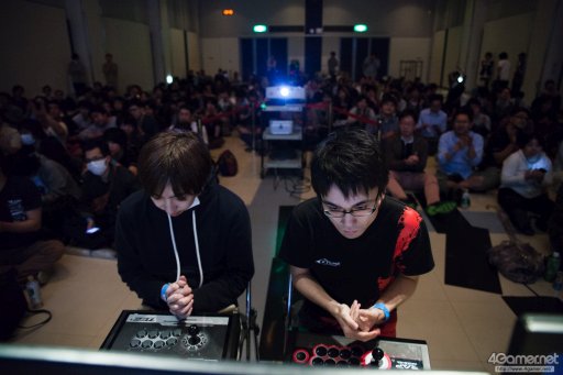 画像ギャラリー No.040のサムネイル画像 / Capcom Pro Tourランキングトーナメント「TOKYO BUTTON MASHERS 2016」フォトレポート。優勝はかずのこ選手の手に