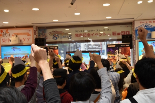 画像ギャラリー No.006のサムネイル画像 / 「モンスターハンター ストーリーズ」が本日発売。辻本プロデューサーとM・A・Oさんが駆けつけた発売記念イベントをレポート