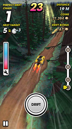 画像ギャラリー No.007のサムネイル画像 / 華麗なドリフトでどこまで進めるか挑戦。iOS向けカーアクション「Mega Drift」を紹介する「(ほぼ)日刊スマホゲーム通信」第830回