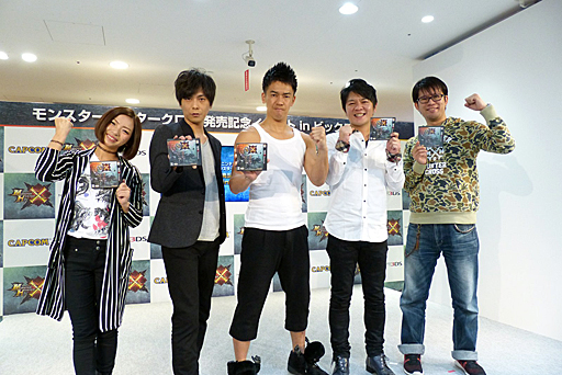 画像ギャラリー No.001のサムネイル画像 / 祝・狩猟解禁! 「モンスターハンタークロス」の発売を記念して,ビックロにて行われたイベントの模様をレポート