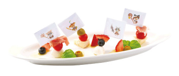 画像ギャラリー No.012のサムネイル画像 / 「モンスターハンタークロス リアル集会所」が2016年1月8日にオープン。モンハンフェスタ'16のゲストも発表されたコラボメニュー試食会をレポート