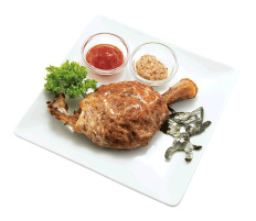 画像ギャラリー No.013のサムネイル画像 / 「モンスターハンタークロス リアル集会所」が2016年1月8日にオープン。モンハンフェスタ'16のゲストも発表されたコラボメニュー試食会をレポート