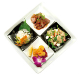 画像ギャラリー No.016のサムネイル画像 / 「モンスターハンタークロス リアル集会所」が2016年1月8日にオープン。モンハンフェスタ'16のゲストも発表されたコラボメニュー試食会をレポート