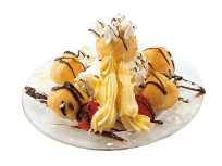 画像ギャラリー No.017のサムネイル画像 / 「モンスターハンタークロス リアル集会所」が2016年1月8日にオープン。モンハンフェスタ'16のゲストも発表されたコラボメニュー試食会をレポート