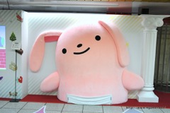 画像ギャラリー No.006のサムネイル画像 / 超巨大ディスプレイで見られる「デレステ」の3Dライブやぷちデレラ155人の行進映像は必見。アイドル達が新宿のメトロプロムナードをジャックした模様をお届け