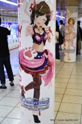 画像ギャラリー No.054のサムネイル画像 / 超巨大ディスプレイで見られる「デレステ」の3Dライブやぷちデレラ155人の行進映像は必見。アイドル達が新宿のメトロプロムナードをジャックした模様をお届け