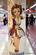画像ギャラリー No.062のサムネイル画像 / 超巨大ディスプレイで見られる「デレステ」の3Dライブやぷちデレラ155人の行進映像は必見。アイドル達が新宿のメトロプロムナードをジャックした模様をお届け