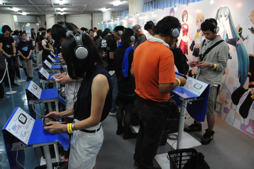 画像ギャラリー No.004のサムネイル画像 / 「初音ミク -Project DIVA- X」の試遊もできる「マジカルミライ 2015」が開催中。企画展とライブ初日の模様を合わせて紹介