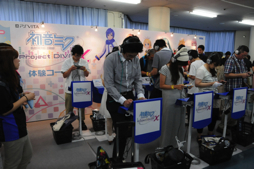 画像ギャラリー No.005のサムネイル画像 / 「初音ミク -Project DIVA- X」の試遊もできる「マジカルミライ 2015」が開催中。企画展とライブ初日の模様を合わせて紹介